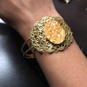 Pretty light pink bead bracelet